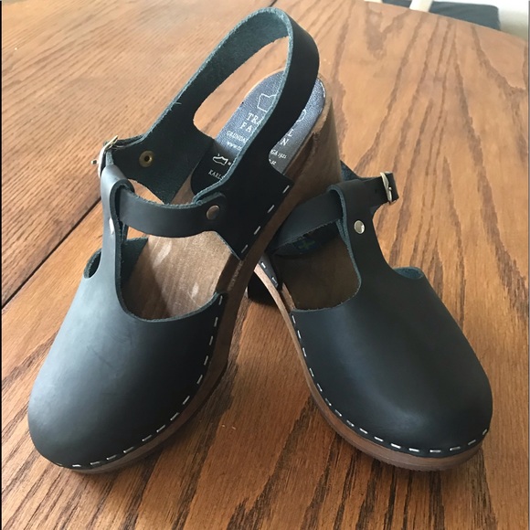 Shoes - Size 6 Genuine Swedish black leather clogs